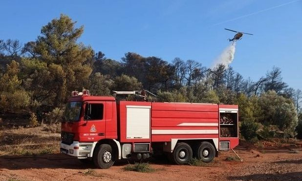 Φωτιά τώρα στην Επίδαυρο: Επιχειρούν τέσσερα εναέρια μέσα