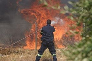 Φωτιά τώρα στον Ασπρόπυργο στην θέση Λάκκα Κάτσαρη