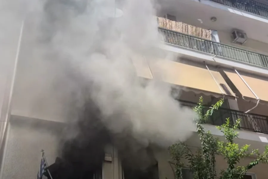 Τραγωδία στα Πατήσια: Νεκρή ηλικιωμένη από φωτιά σε διαμέρισμα