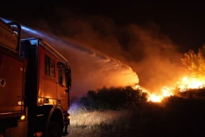 Καίγεται η Νότια Ευρώπη: Εκτός ελέγχου οι πυρκαγιές σε Γαλλία, Ισπανία και Πορτογαλία εν μέσω ακραίου καύσωνα