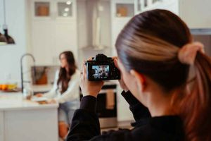 Έλεγχος της ΑΑΔΕ: «Καμπάνα» άνω των 70.000 ευρώ σε influencer για αναρτήσεις στο Instagram