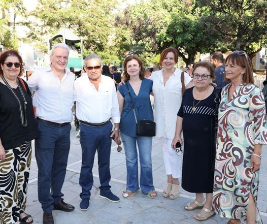 Παραδόθηκε σε χρήση η νέα παιδική χαρά στην πλατεία Νικαίας