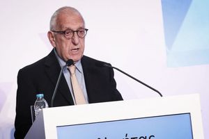 Ο Κακλαμάνης άφησε σπόντα για εκλογές τον Σεπτέμβριο: «Θέλει να έχει καθαρό τοπίο μπροστά του»