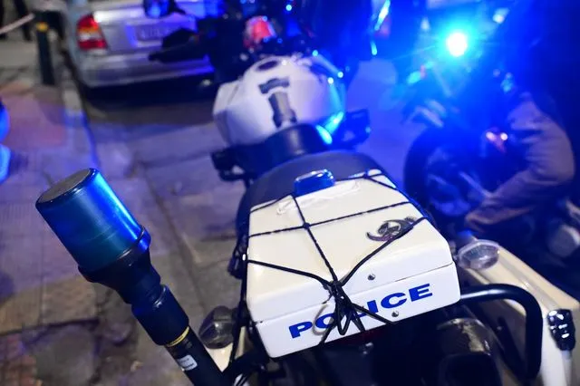 Εξαρθρώθηκε κύκλωμα διακίνησης ναρκωτικών σε Γλυφάδα και Βούλα