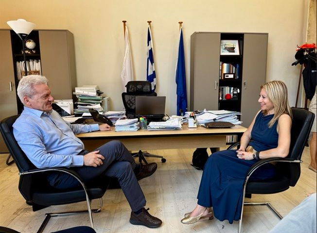 Συνάντηση του Δημάρχου Ηρακλείου Αλέξη Καλοκαιρινού με την Πρόεδρο του κινήματος «Ελπίδα για τη Δημοκρατία» Μαρία Καρυστιανού