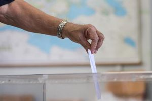 Δημοσκόπηση Marc: Σταθερά πρώτη η ΝΔ με 30,8% στην εκτίμηση ψήφου, δεύτερη η ΕΛΑΣ με 16,8% και τρίτο το ΠΑΣΟΚ με 11%