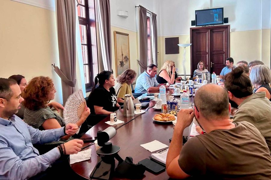 “Βαβέλ” για τις άδειες εκτός σχεδίου δόμησης: Κοινή “γλώσσα” για πρώτη φορά στις Πολεοδομίες της Ανατολικής Κρήτης