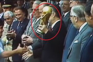 Μουντιάλ: Το κλεμμένο Παγκόσμιο Κύπελλο που δεν βρέθηκε ποτέ και η ιστορία του νέου τροπαίου από χρυσό