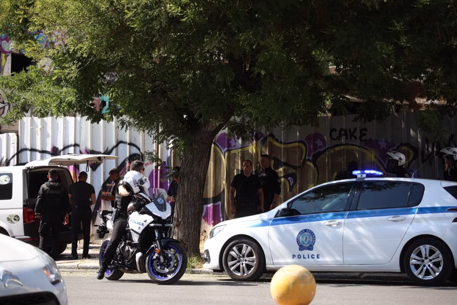 Το μυστήριο με τη σορό στη βαλίτσα στην Κυψέλη – Τα πρώτα ευρήματα του ιατροδικαστή και το σενάριο που εξετάζουν οι Αρχές