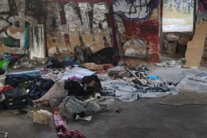 Το σορτς που μπορεί να αποκαλύψει την ταυτότητα της νεκρής γυναίκας στο θρίλερ με τη βαλίτσα στην Ευελπίδων