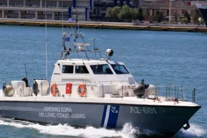 Συναγερμός στα Χανιά: Εντοπίστηκε νάρκη λίγα μέτρα από την παραλία