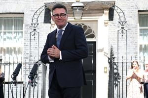 Νέος πρωθυπουργός της Βρετανίας ο Άντι Μπέρναμ: «Οι πολίτες έχουν μπουχτίσει, πρέπει να γίνουμε καλύτεροι»