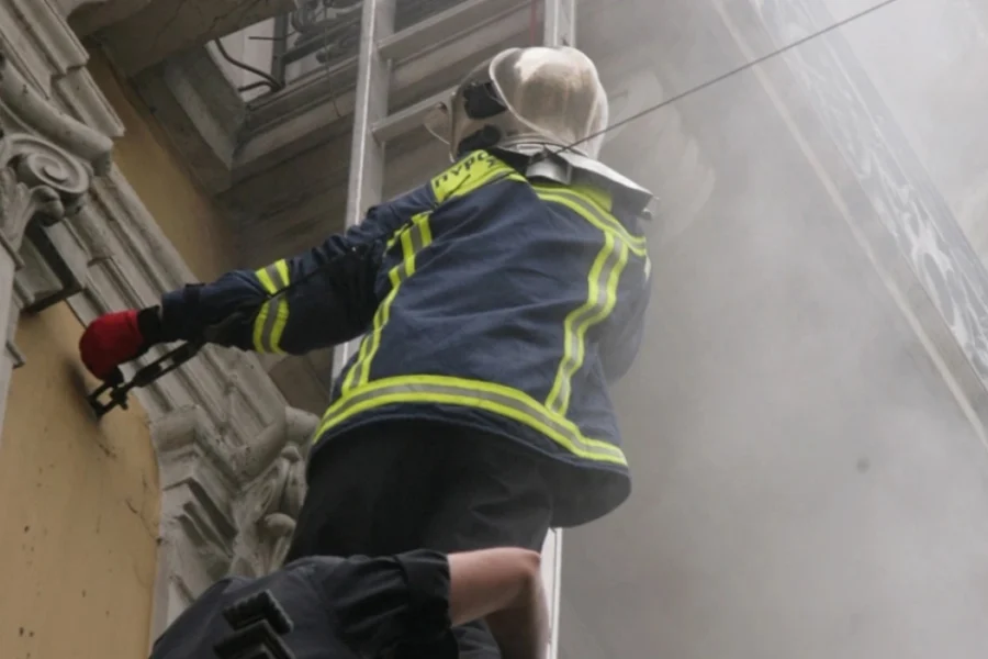 Η 46χρονη που κατηγορείται για τη Marfin επικοινώνησε με τις Αρχές και επιστρέφει στην Ελλάδα από τη Μεγάλη Βρετανία