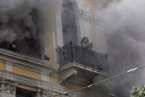 Συνελήφθη στη Βρετανία η 46χρονη που κατηγορείται για τον εμπρησμό στη Marfin