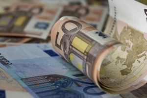 ΥΠΕΘΟΟ: Αφορολόγητα τα φιλοδωρήματα έως 6.000 ευρώ τον χρόνο