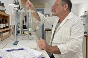 Νερό της βρύσης: Σε ποιες περιοχές παραμένει ακατάλληλο για πόση στο Ηράκλειο και που βελτιώθηκε – Τι έδειξαν οι αναλύσεις από τον χημικό Γιάννη Μπαλαχούτη
