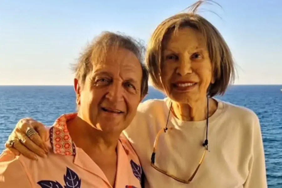 Ρίκα Διαλυνά και Σπύρος Μπιμπίλας στο Ηράκλειο με φόντο τη θάλασσα – «Μας δένει μια αληθινή φιλία»