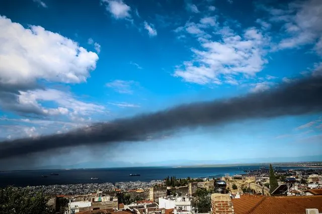 Ωραιόκαστρο: Χιλιάδες τοξικές και καρκινογόνες ουσίες από το τοξικό νέφος – Μέχρι που έφτασε