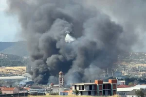 Τοξικό νέφος πάνω από τη Θεσσαλονίκη, οδηγίες προστασίας στους πολίτες