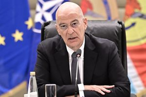 Δένδιας: Βαθύτατη θλίψη για τους δύο πυροσβέστες που έχασαν τη ζωή τους εν ώρα καθήκοντος
