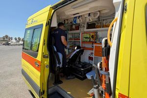 Απίστευτο: Κινητοποίησε Λιμενικό, εθελοντές και ΕΚΑΒ για να επιστρέψει από την Ντία στο λιμάνι του Ηρακλείου! (pics)