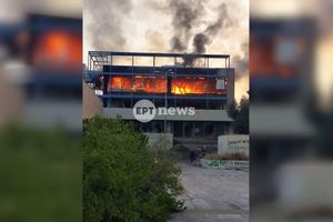Φωτιά σε εγκαταλελειμμένο κτήριο στο Ολυμπιακό Χωριό