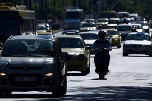 Τροχαίο στην Πανεπιστημίου: Συγκρούστηκε λεωφορείο με τρόλεϊ – Τέσσερις ελαφρά τραυματίες