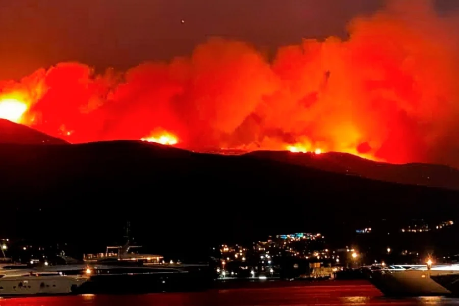 The smell of the Paros wildfire reaches Crete – Dozens of calls to the Fire Service