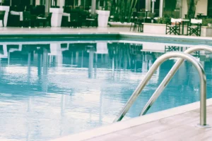 Στο νοσοκομείο δίχρονο αγόρι – Ανασύρθηκε χωρίς τις αισθήσεις του από πισίνα στα Χανιά
