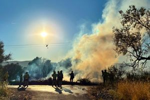 Πάνω από 1200 πυροσβέστες στη μάχη με τις φλόγες στην Πορτογαλία, τέσσερις τραυματίες