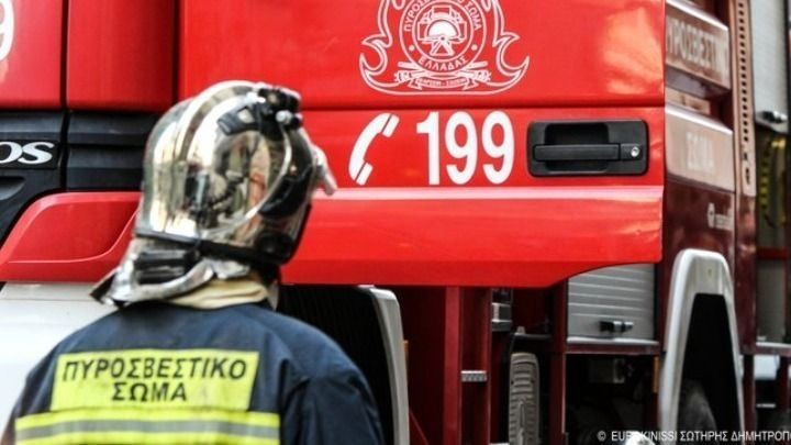 Φωτιά σε αυτοκίνητο έπειτα από επικίνδυνους ελιγμούς για αποφυγή αστυνομικού ελέγχου – Τρεις συλλήψεις για ναρκωτικά