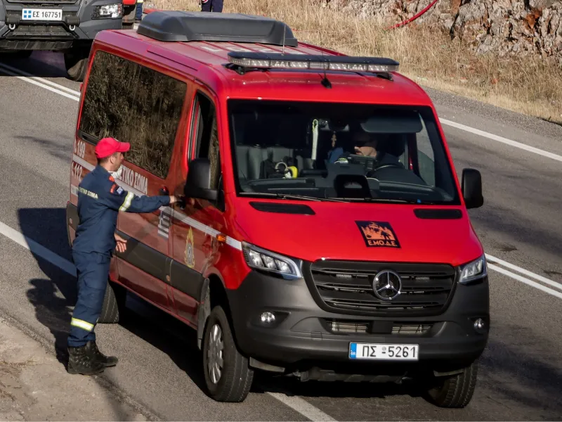 Τραγωδία στη Σπάρτη: Δύο νεκροί από σύγκρουση ΙΧ με πυροσβεστικό που κατευθυνόταν στη φωτιά στην Αγία Ελένη