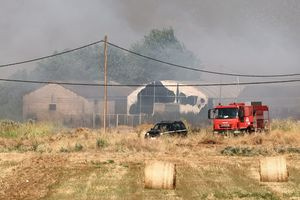 Θεσσαλονίκη: Οριοθετήθηκαν οι φωτιές σε Νεοχωρούδα και Σουρωτή