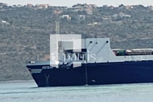 Σύγκρουση πλοίων στο λιμάνι της Σούδας (pics – vid)