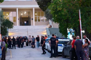 Νεκρή μία 90χρονη από τη φωτιά στο Σισμανόγλειο – Υπέστη ανακοπή κατά την εκκένωση