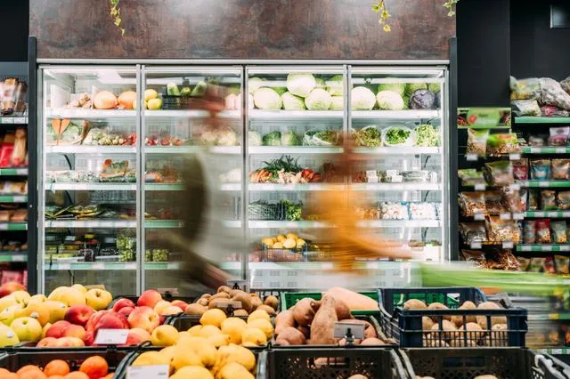 Αυτό είναι το σχέδιο για μειώσεις τιμών έως 20% σε βασικά προϊόντα – Πώς θα εφαρμοστεί