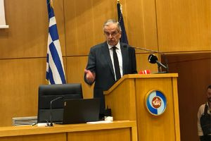 Μπροστά σε πληθώρα δύστροπων ερωτηματικών