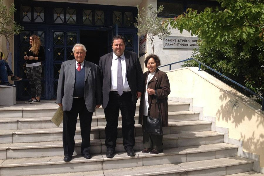 Η επιστολή στη Φρειδερίκη, το νηπιαγωγείο στα Δαμάνια και οι συγκινητικές ιστορίες για την Κρυσταλλία και τον Γιάννη Συγγελάκη – Ο γιος τους, Αριστομένης θυμάται με αφορμή τον θάνατο της μητέρα του