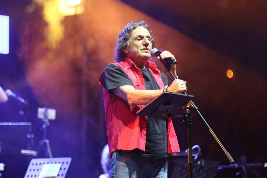 Βασίλης Παπακωνσταντίνου: Σάλος με βίντεο που κυκλοφορεί για τη φωνή του – «Καλά έκανε η Αλεξίου και σταμάτησε να τραγουδάει»