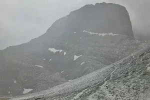 Από τον καύσωνα στο -17°C: Γιατί χιόνισε στον Ολυμπο μέσα στον Ιούλιο, η εξήγηση Τσατραφύλλια