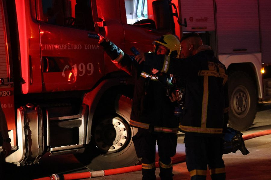 Νεκρός ανασύρθηκε ένας άνδρας από ΙΧ που «λαμπάδιασε» στον παράδρομο της Εγνατίας Οδού