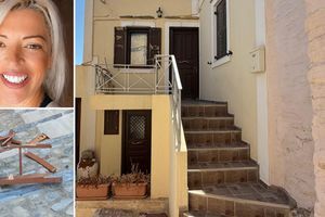 Το σπίτι όπου έγινε η φονική επίθεση στη διασώστρια του ΕΚΑΒ στη Σύρο και η καρέκλα που πέταξε ο 41χρονος: Η ΕΛΑΣ εξετάζει καρέ-καρέ τα βίντεο