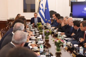 Ποιους υπουργούς έβγαλε στον…τάκο ο Κυριάκος! Τους ζήτησε να πιάσουν…στασίδι στα «παράθυρα». Τα «δανεικά» του ΠΑΣΟΚ και ο…μπροστινός της ΕΛΑΣ! Οι…μουσικές καρέκλες του Αλέξη και ο…κατήφορος της προέδρου Μαρίας!