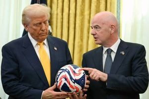 New York Post: Ο Ινφαντίνο παρακαλεί τον Τραμπ να σώσει τη θέση του