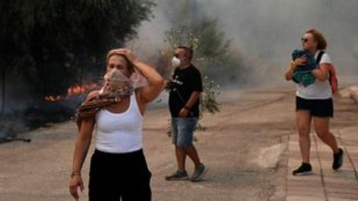 Πανελλήνιος Ιατρικός Σύλλογος: Μέτρα προστασίας του πληθυσμού από τις εκτεταμένες πυρκαγιές