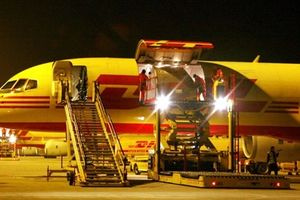 Σύγκρουση αεροσκάφους cargo με άγνωστο αντικείμενο κοντά στο αεροδρόμιο της Λειψίας