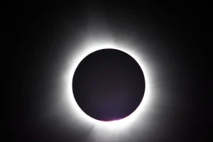 Στις 12 Αυγούστου η ολική έκλειψη ηλίου – Πότε θα σκοτεινιάσει ο ουρανός στην Ευρώπη
