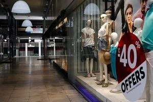 Λήγουν σήμερα οι θερινές εκπτώσεις – Στο επίκεντρο της «επόμενης ημέρας» οι προσφορές
