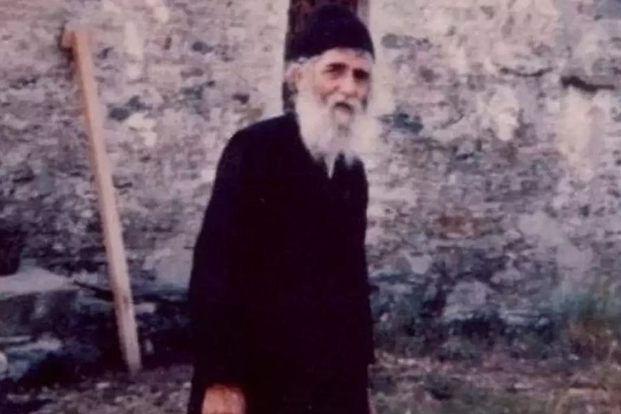 Τι έλεγε ο Άγιος Γέροντας Παΐσιος για τις πυρκαγιές πριν την γιορτή της Παναγίας