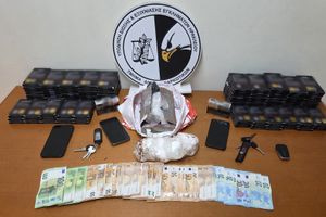 Δύο κιλά σχεδόν κοκαΐνης και αναβολικές ενέσεις στην κατοχή του ζευγαριού – Συνελήφθησαν την ώρα που τα έδιναν σε 32χρονο